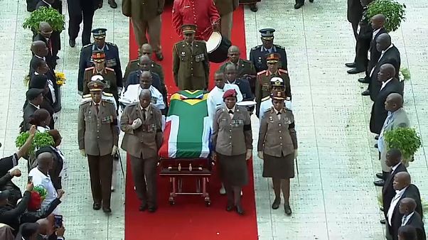 Winnie Madikizela-Mandela beigesetzt Winnie Madikizela-Mandela beigesetzt