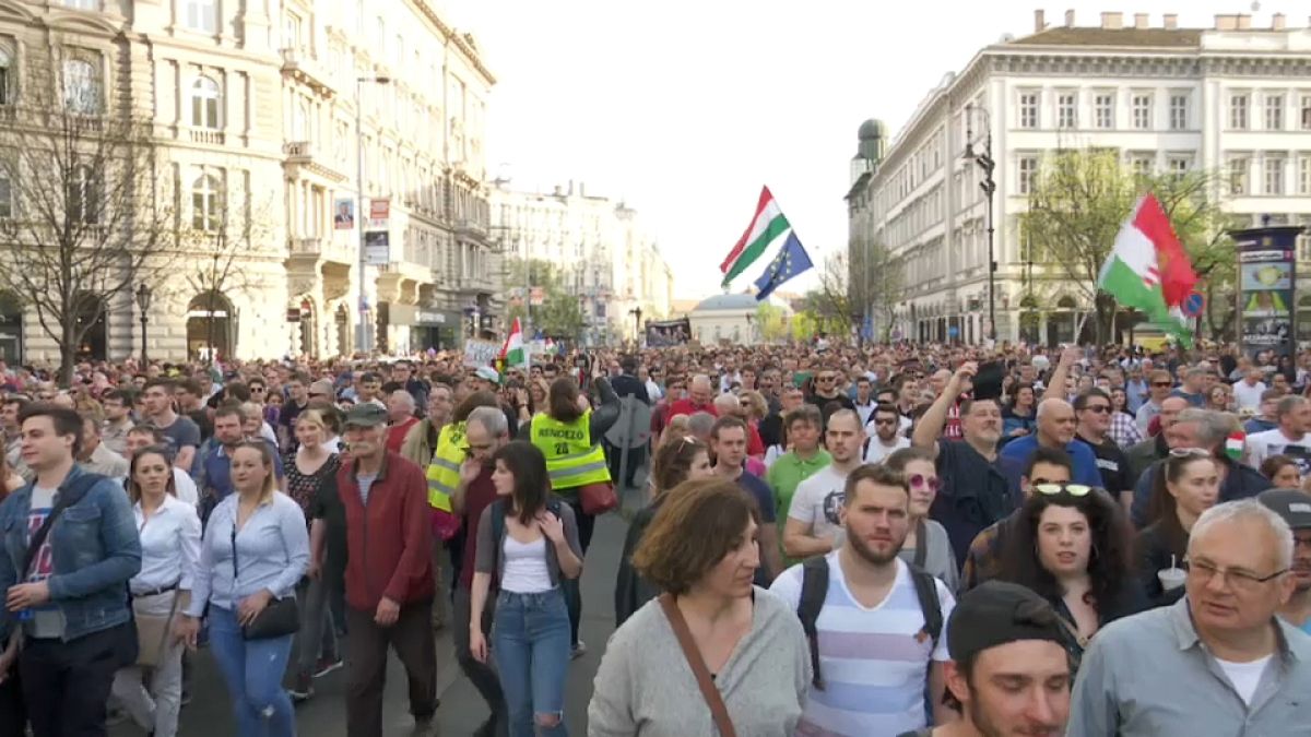  Húngaros pedem a recontagem dos votos 