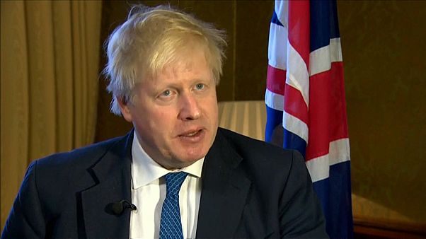 Boris Johnson avisa a Al Assad: “Si vuelve a usar armas químicas se sopesaran nuevas opciones” Boris Johnson avisa a Al Assad: “Si vuelve a usar armas químicas se sopesaran nuevas opciones”