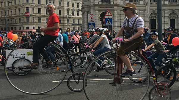Kerékpáros parádé Bécsben Kerékpáros parádé Bécsben