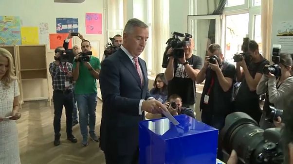Karadağ'da cumhurbaşkanlığı seçimini Milo Djukanovic kazandı Karadağ'da cumhurbaşkanlığı seçimini Milo Djukanovic kazandı