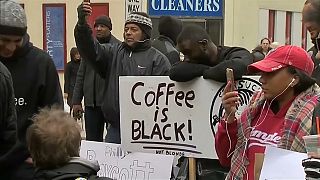 Accuse di razzismo contro Starbucks