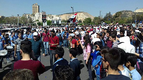 تظاهرات دوباره در دمشق در حمایت از نیروهای مسلح سوریه تظاهرات دوباره در دمشق در حمایت از نیروهای مسلح سوریه
