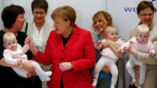 Avrupa'da evlilik dışı doğan bebeklerin sayısı artıyor