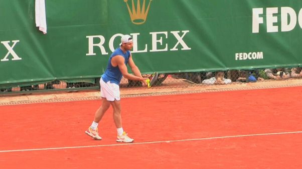 Nadal tenis dünyasının zirvesinde kalma mücadelesi veriyor Nadal tenis dünyasının zirvesinde kalma mücadelesi veriyor