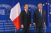  الرئيس الفرنسي إيمانويل ماكرون مع رئيس البرلمان الأوروبي