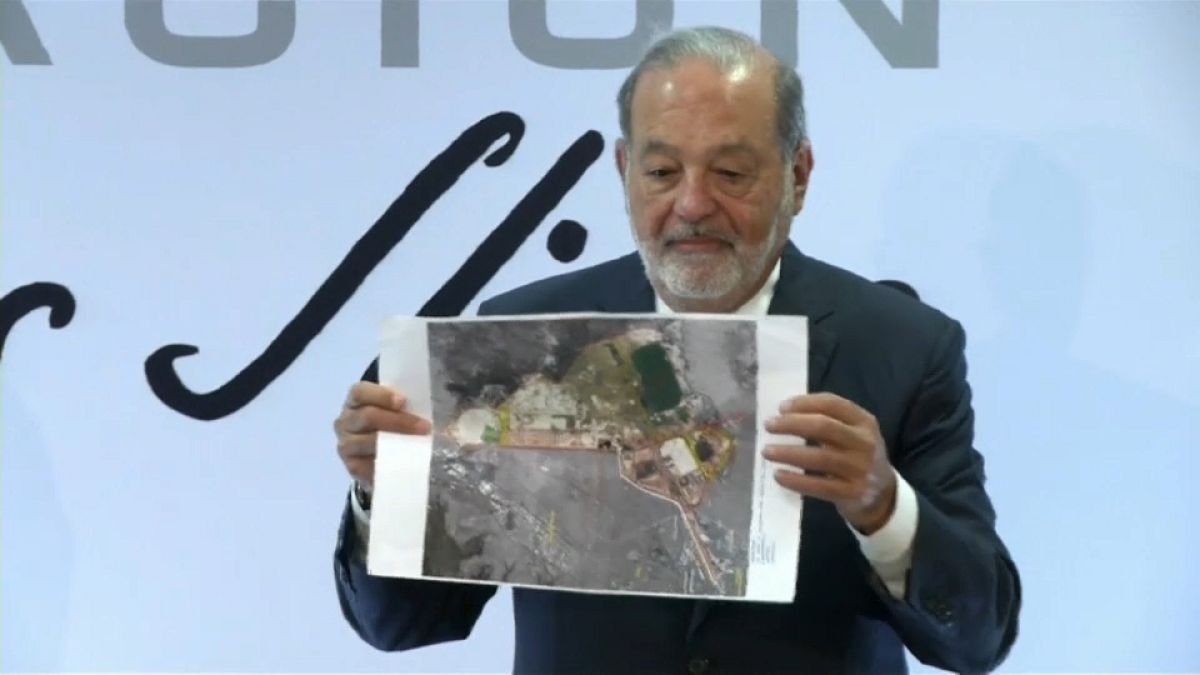 Slim defiende el nuevo aeropuerto de la Ciudad de México en plena campaña