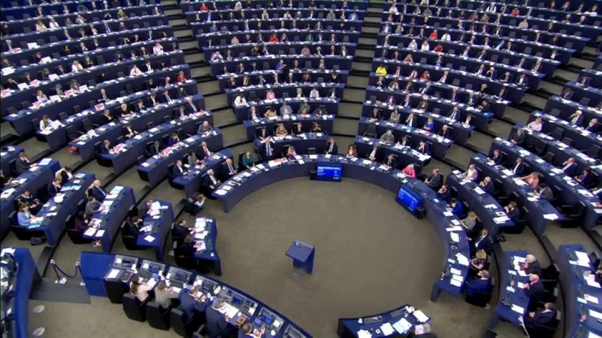 Евродепутаты призывают к единству в ЕС
