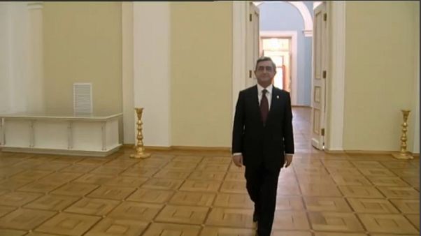 Armenia: proteste contro Sargsyan Premier Armenia: proteste contro Sargsyan Premier