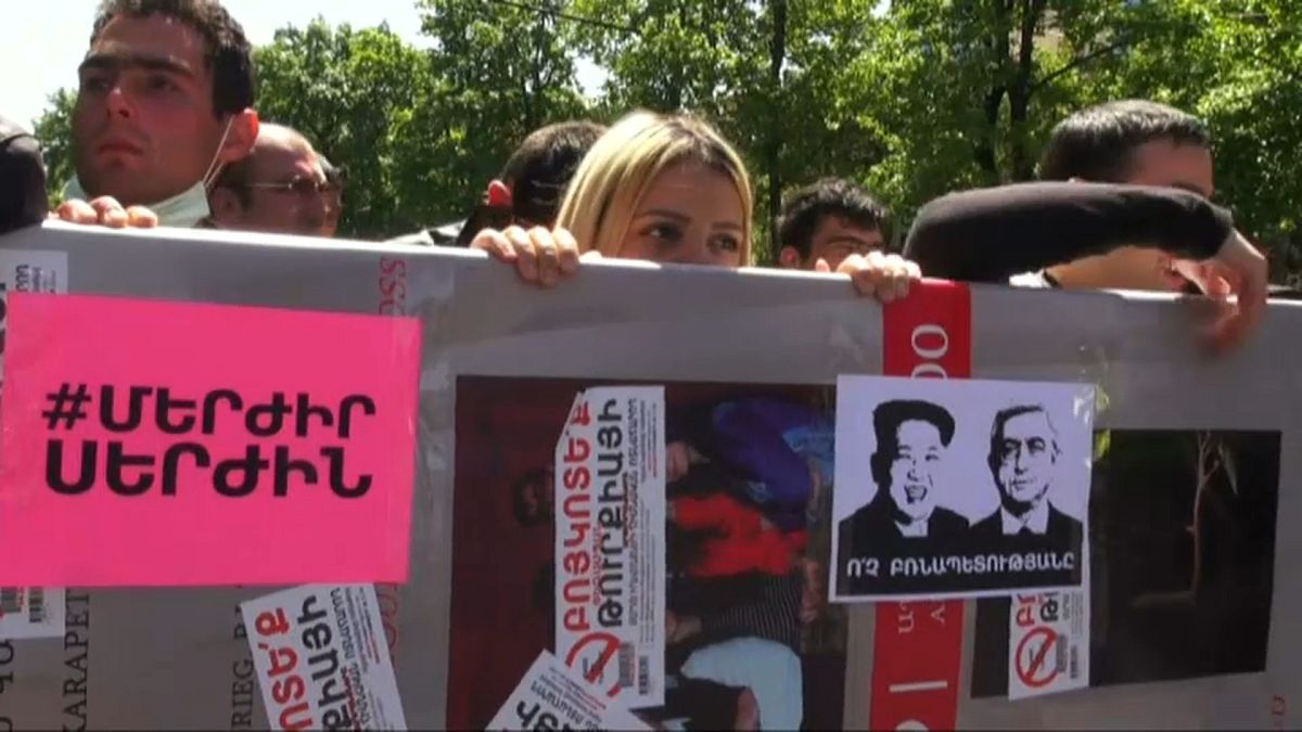 Ermenistan: Serkisyan'a karşı sokak gösterileri yayılıyor