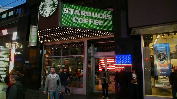 Starbucks toma medidas para combatir el racismo en sus cafeterías Starbucks toma medidas para combatir el racismo en sus cafeterías