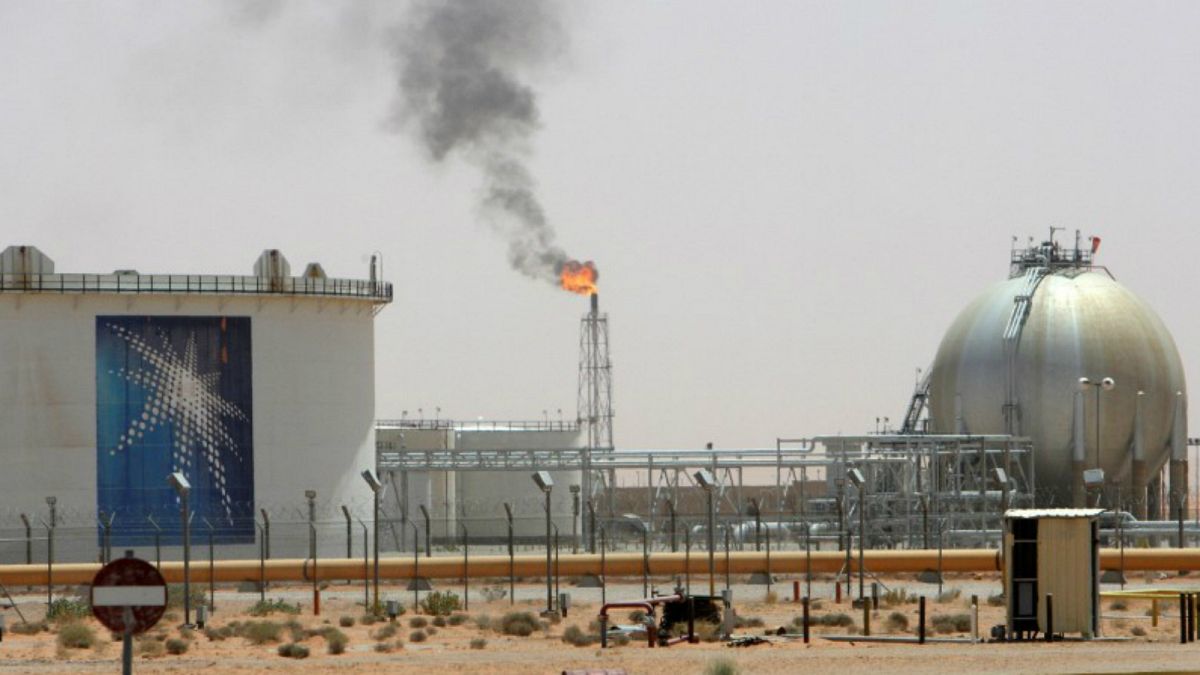 السعودية تسعى لزيادة سعر برميل النفط