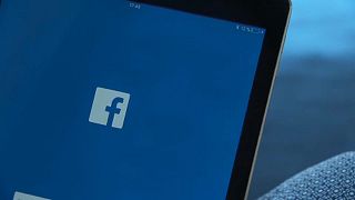 Betilthatják a Facebookot Oroszországban