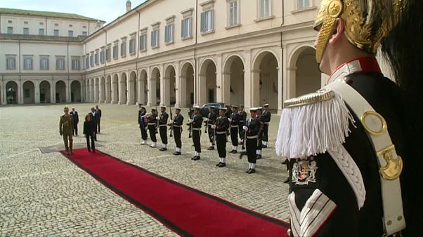 Nur zwei Tage - Senatspräsidentin soll Regierung bilden Nur zwei Tage - Senatspräsidentin soll Regierung bilden