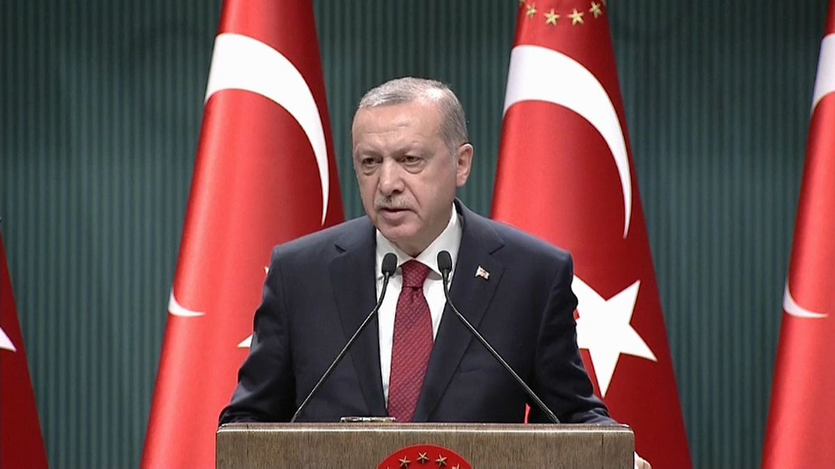 Presidente antecipa eleições na Turquia