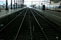 Braço-de-ferro entre Macron e ferroviários continua