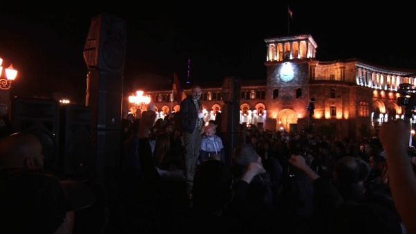 Armenia: arresti nelle manifestazioni contro il "premier assoluto" Armenia: arresti nelle manifestazioni contro il "premier assoluto"