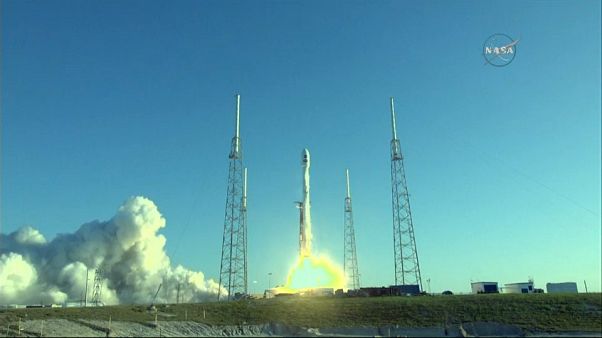 In orbita il nuovo "cacciatore di pianeti" della Nasa In orbita il nuovo "cacciatore di pianeti" della Nasa