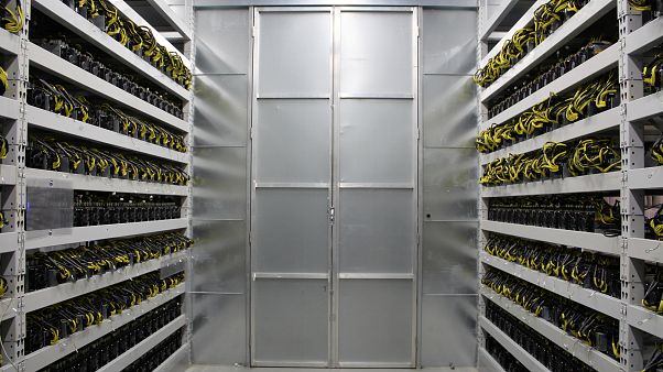 В Исландии заключённый сбежал из тюрьмы и улетел вместе с премьером страны В Исландии заключённый сбежал из тюрьмы и улетел вместе с премьером страны