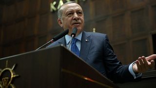 الرئيس التركي رجب طيب إردوغان خلال خطاب سابق له بالبرلمان التركي