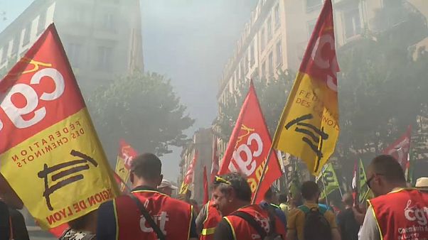 Frankreich: Protest gegen Regierung weitet sich aus Frankreich: Protest gegen Regierung weitet sich aus