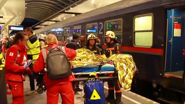 50 Verletzte am Salzburger Hauptbahnhof nach Zugunglück 50 Verletzte am Salzburger Hauptbahnhof nach Zugunglück