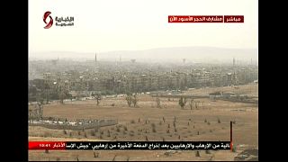 الطيران السوري يقصف مواقع مسلحين في اليرموك والحجر الأسود جنوب دمشق