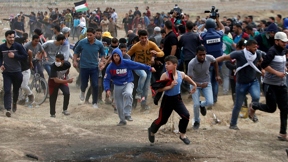 مقتل أربعة فلسطينيين وإصابة المئات في مسيرة العودة الرابعة