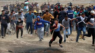 مقتل أربعة فلسطينيين وإصابة المئات في مسيرة العودة الرابعة
