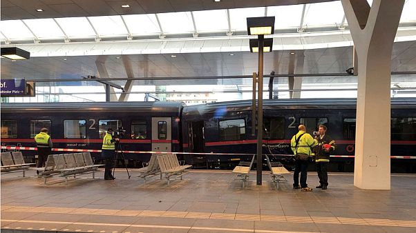 Ötven könnyebb sérült a salzburgi vonatbalesetben Ötven könnyebb sérült a salzburgi vonatbalesetben