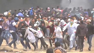 شاهد: مسيرة العدوة في جمعتها الرابعة عند الحدود بين قطاع غزة وإسرائيل