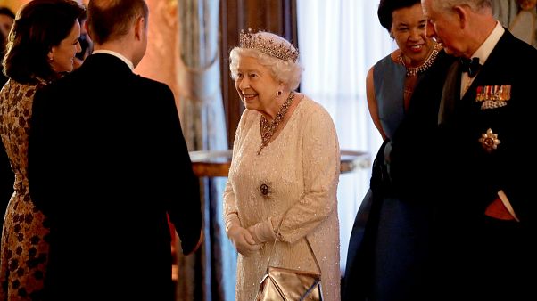 Commonwealth : le prince Charles succèdera à sa mère Commonwealth : le prince Charles succèdera à sa mère