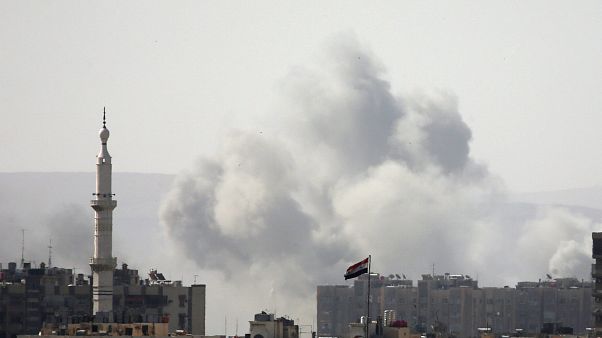 مقاتلو المعارضة يخرجون من جيب القلمون شمال شرقي دمشق مقاتلو المعارضة يخرجون من جيب القلمون شمال شرقي دمشق