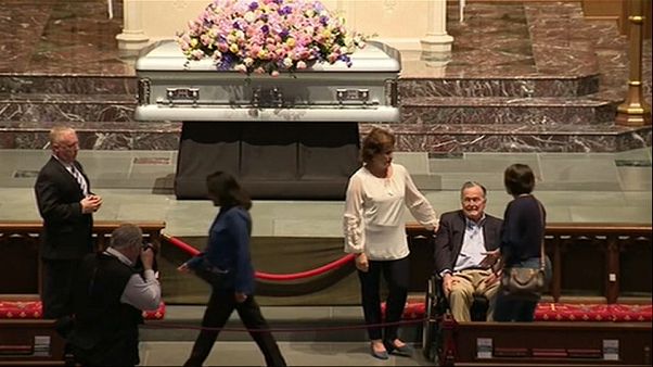 Miles de personas dan su último adiós a Barbara Bush Miles de personas dan su último adiós a Barbara Bush