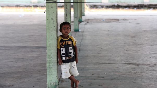 Des pêcheurs indonésiens secourent un nouveau groupe de Rohingyas Des pêcheurs indonésiens secourent un nouveau groupe de Rohingyas
