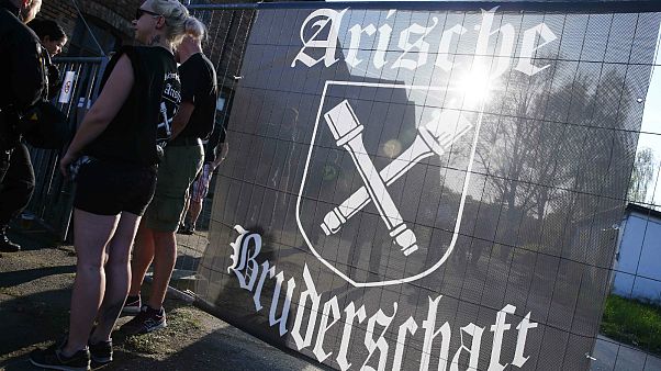 Símbolo anticonstitucional pode sair caro a concentração neo-nazi Símbolo anticonstitucional pode sair caro a concentração neo-nazi