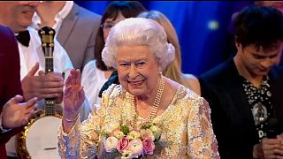 Rainha Isabel II comemora 92 anos com concerto em Londres