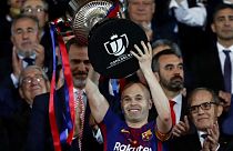 El Barcelona gana la Copa del Rey con homenaje de Iniesta al fútbol