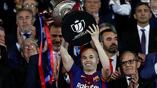 El Barcelona gana la Copa del Rey con homenaje de Iniesta al fútbol