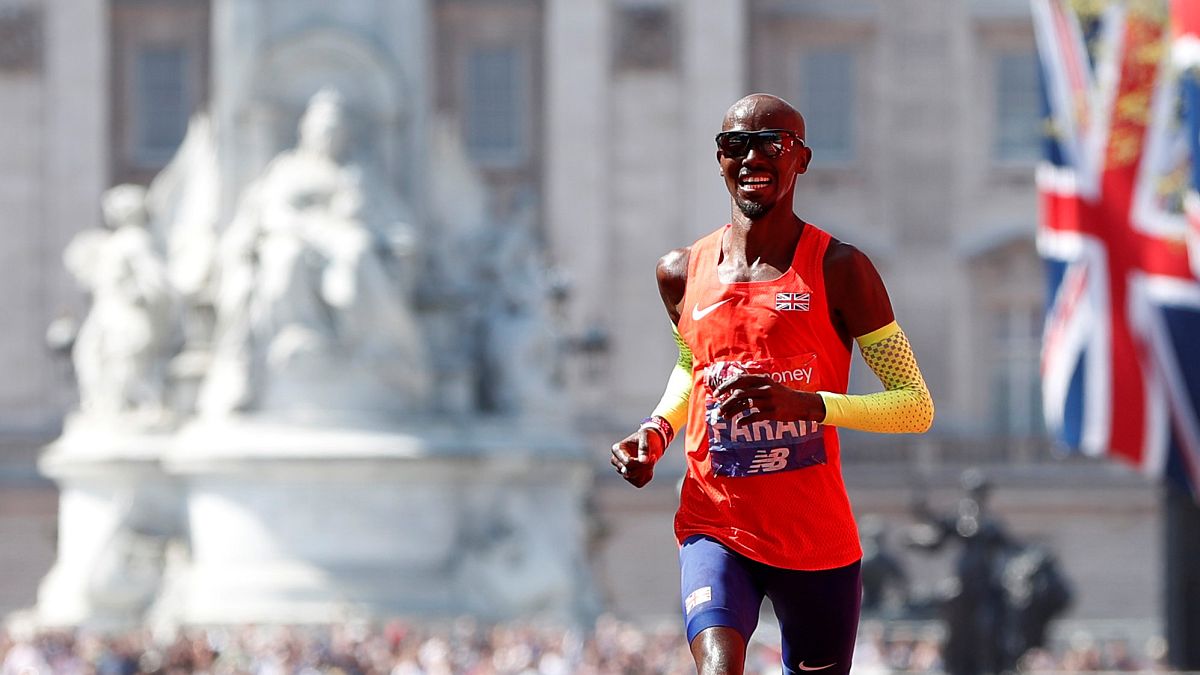 Mo Farah breaks 33-year British record in London Marathon