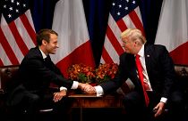 الرئيسان، الأمريكي دونالد ترامب (يمين) والفرنسي إيمانويل ماكرون