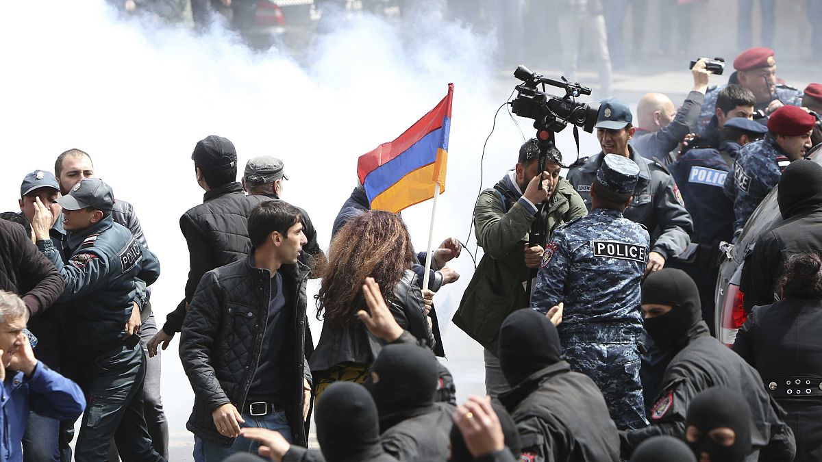 Crise en Arménie : le leader de l'opposition arrêté