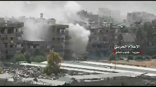 Siria, nuovi raid a sud di Damasco, situazione disperata a Yarmouk Siria, nuovi raid a sud di Damasco, situazione disperata a Yarmouk