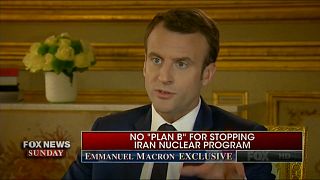 Fransa Cumhurbaşkanı Macron Fox haber kanalında özel mülakat verirken