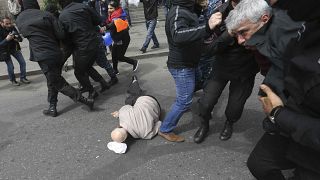 Protestos contra detenção de líder da oposição em Erevan