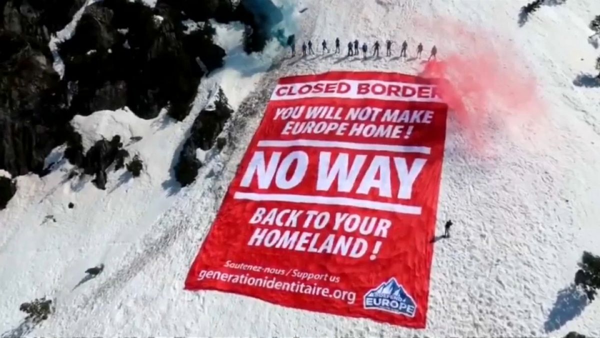 «مرز مسدود است» «اروپا خانه شما نخواهد بود» «راهی نیست/به کشورتان برگردید»