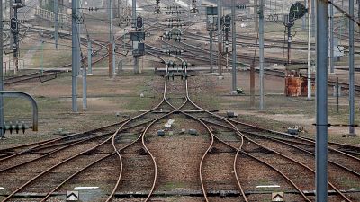 France : grève sur les rails et dans les airs