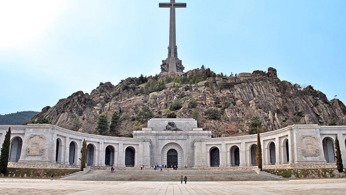 Arranca la primera exhumación de víctimas del franquismo en el Valle de los Caídos