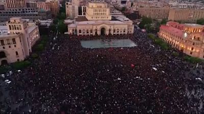 Ellenzéki vezetőket tartóztattak le az örmény fővárosban