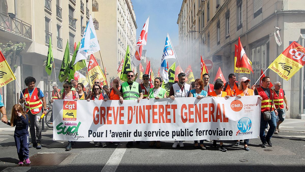 French railway bosses claim strike is waning